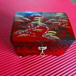 Vintage Japanese Mother Of Pearl Lacquered Jewelry Box/ Hand Painted/Music Box